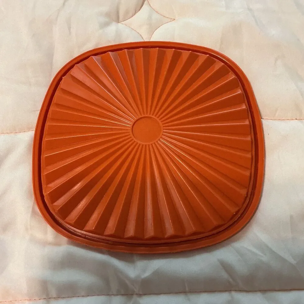 Tupperware Replacement lid 7.25 x 7.25 Orange square 839-16 Servalier
